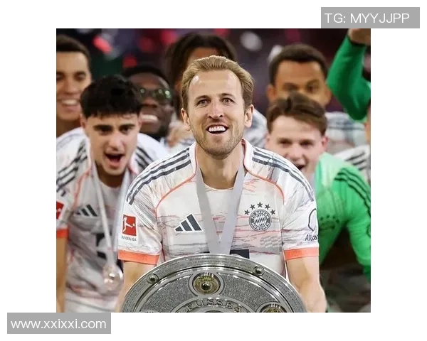 世体：巴萨否认了有意引入凯恩的报导，现在没和任何球员触摸